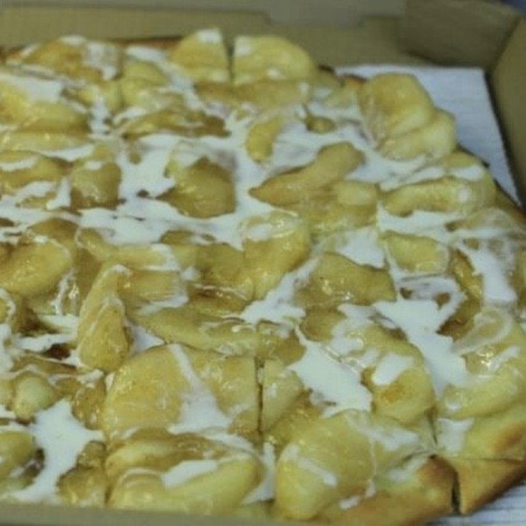 dessert apple pie pizza